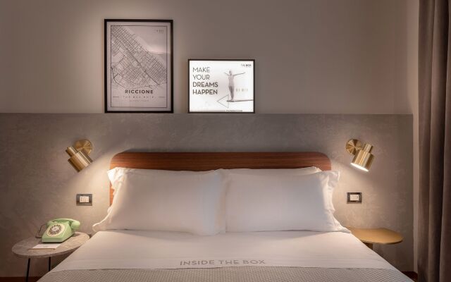 Sixty Hotel
