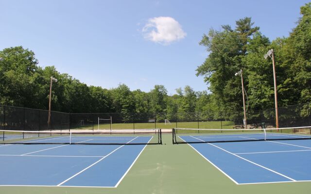 Beautiful Lakeside House Near Camelback