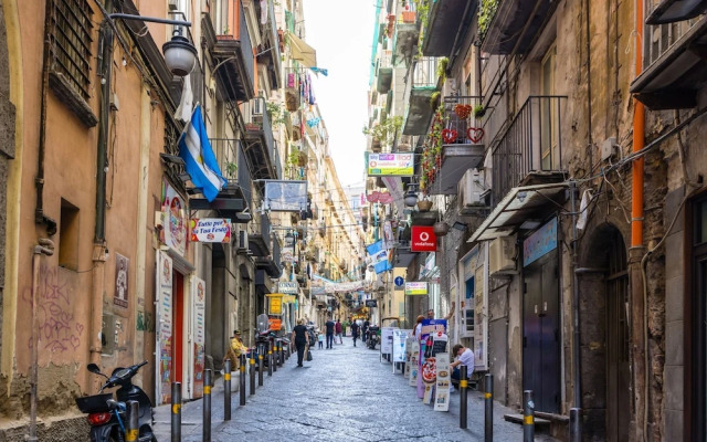 Quartieri Spagnoli Modern Flat by Wonderful Italy