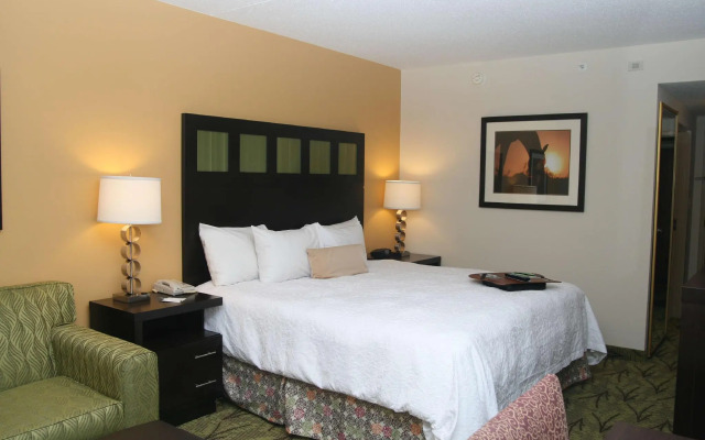 Hampton Inn & Suites Tulsa-Woodland Hills Hotel