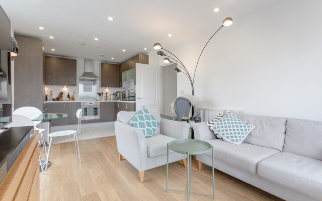 Modern 1 Bedroom Apartment With Stunning London Views