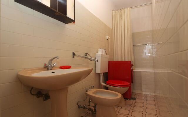 Apartment 1582