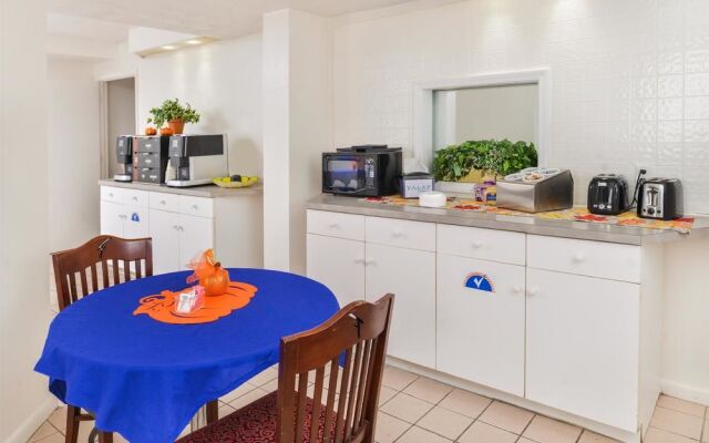 Americas Best Value Inn - Williamsburg/Lightfoot Area