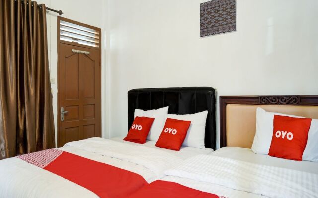 OYO 90645 Karisma Residence