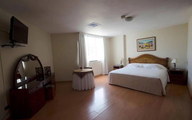 Miraflores Colon Hotel