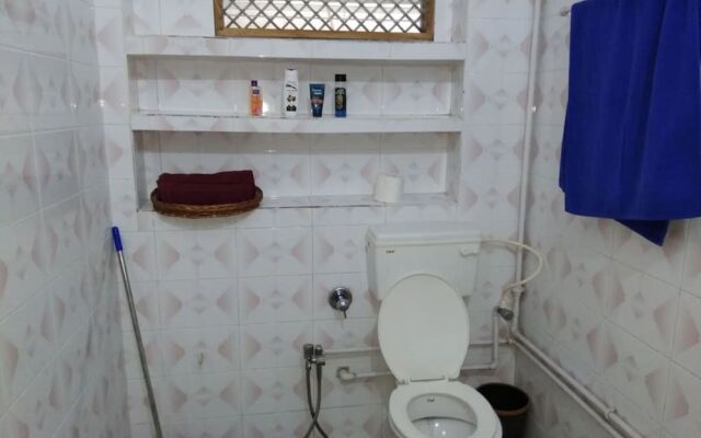 Goroomgo Purple Lotus Homestay Varanasi