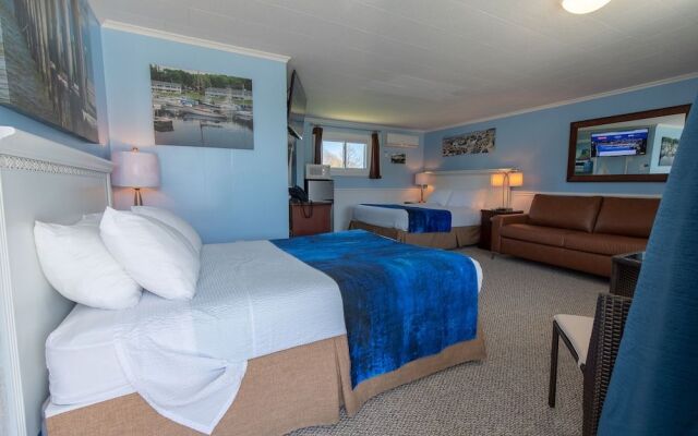 Footbridge Beach Motel