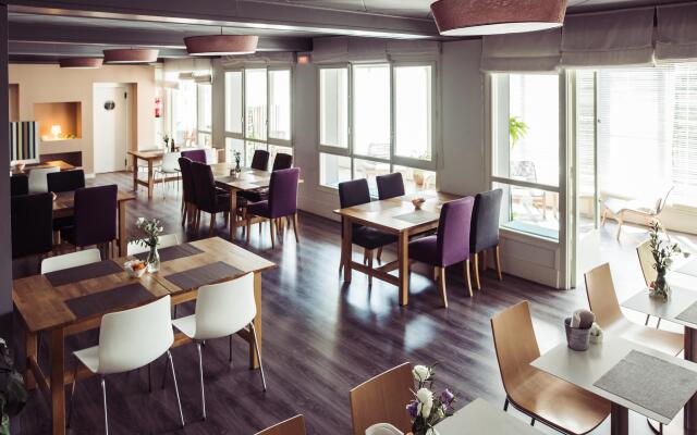 Nuria Hotel