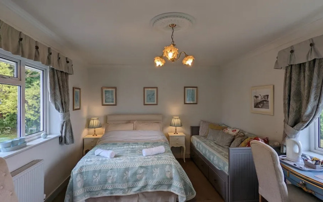 Summerfields House
