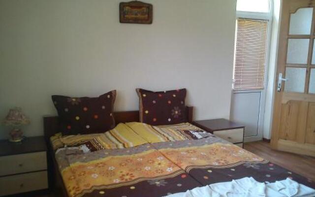 Guest House Debrina