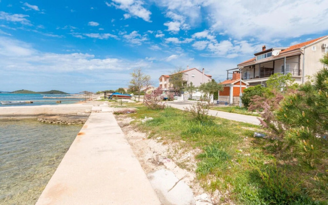 Amazing Apartment in Turanj With 1 Bedrooms and Wifi