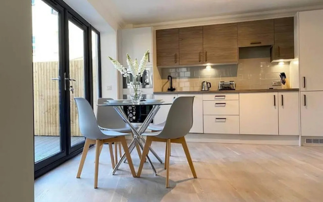 Modern Stylish 2 bedroom 2 Bath Apts.