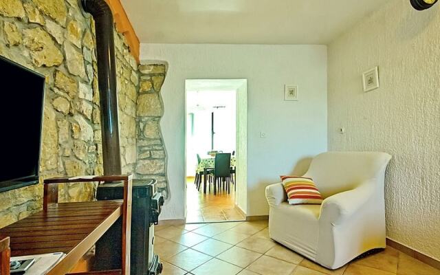 Rustic Villa in Žbandaj With Private Swimming Pool