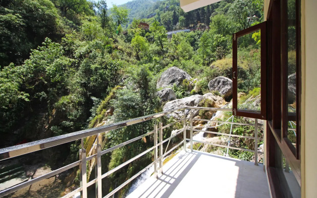 OYO 7252 near Kempty Falls