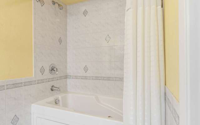 Days Inn By Wyndham Nanuet / Spring Valley