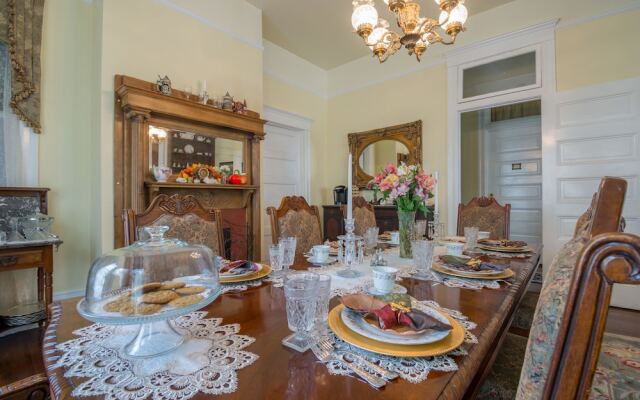 Bisland House Bed and Breakfast