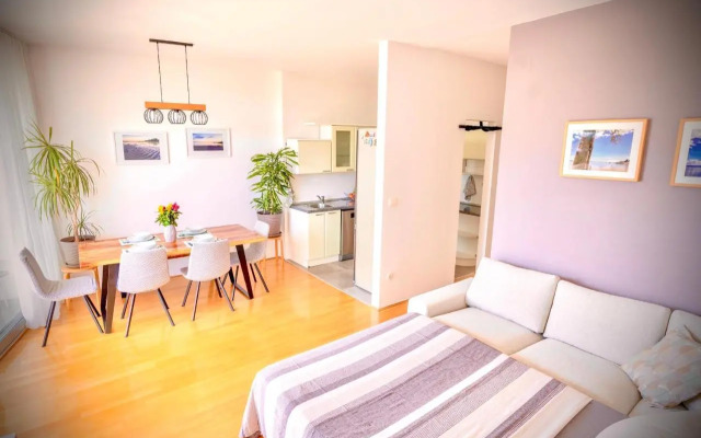 Maris Apartment