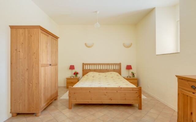 Secluded Holiday Home in Rustrel With Swimming Pool