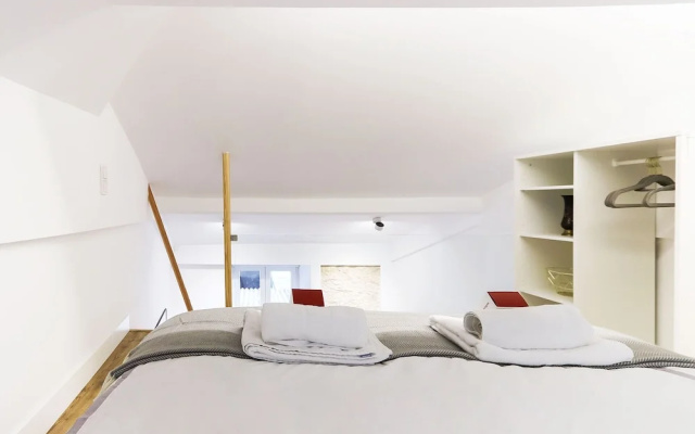 Charming Santos by Homing