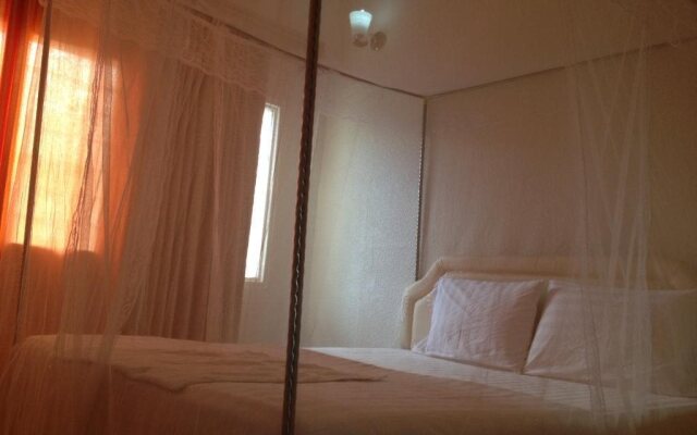 Eminence Hotel