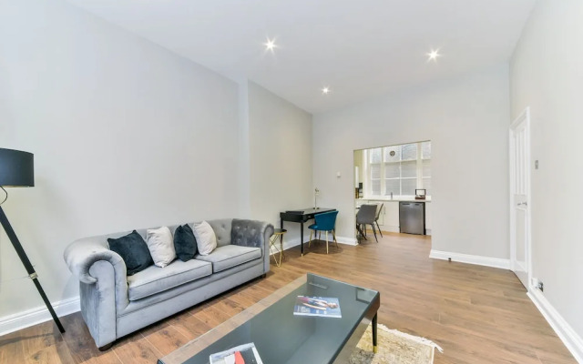 Avari Apartments - Hatton Collection