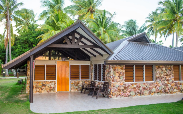 Plantation Island Resort