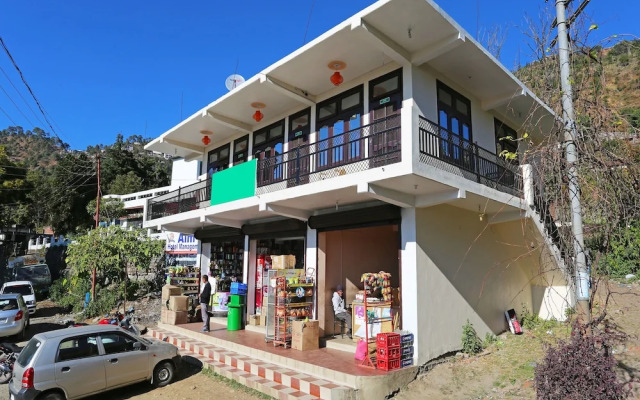 OYO 10932 Home Spacious Studio Mehragaon