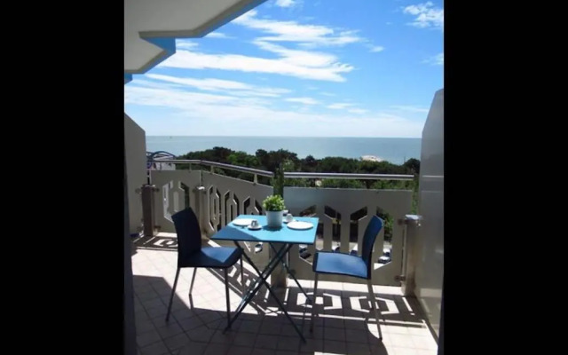 Beachfront Flat With sea View