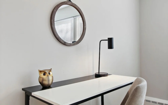 1BR Roomy Apartment in Bowmanville