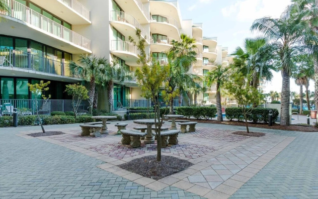 Phoenix on the Bay #1410