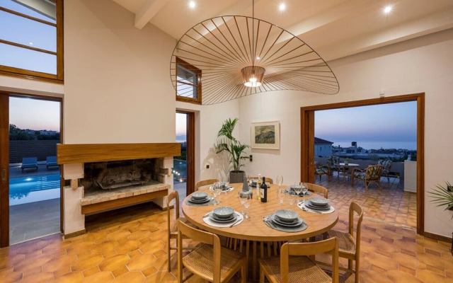 Azatis Luxury Villa