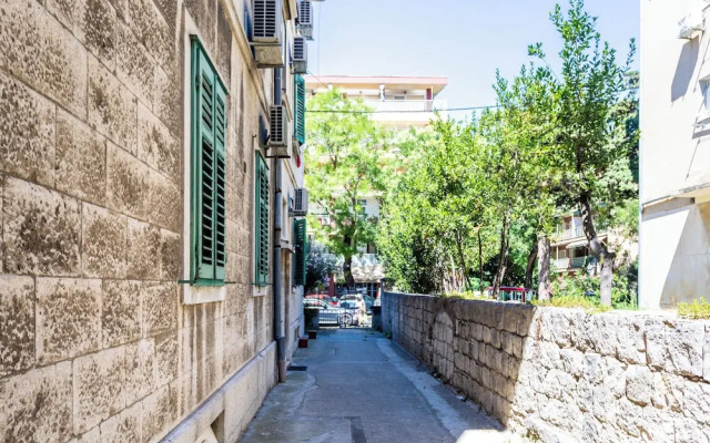 Traditional apartment Bacvice, 3 min walk to the beach