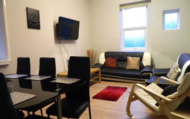 5 Bedroom Upper Maisonette