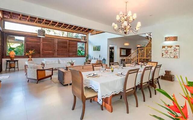 Casa de alto padrao com lazer completo em Trancoso