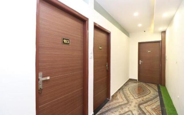 OYO 29265 Hotel Gold