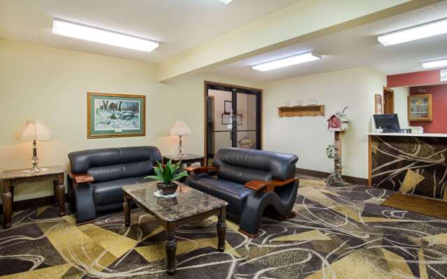 Super 8 by Wyndham Charles City