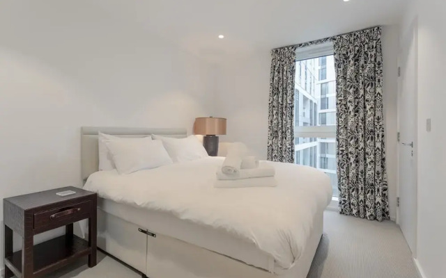 Modern 3 Bedroom Top Floor Apartment