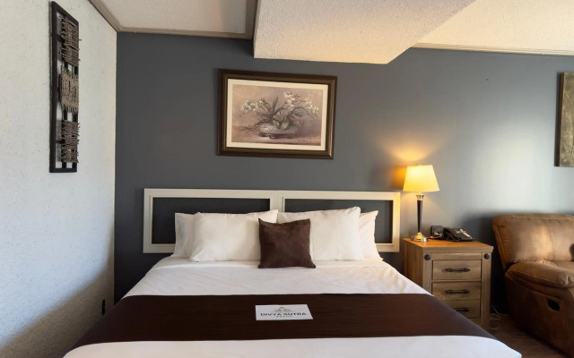 Divya Sutra Plaza and Conference Centre, Vernon, BC
