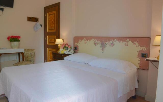 Velia Mare