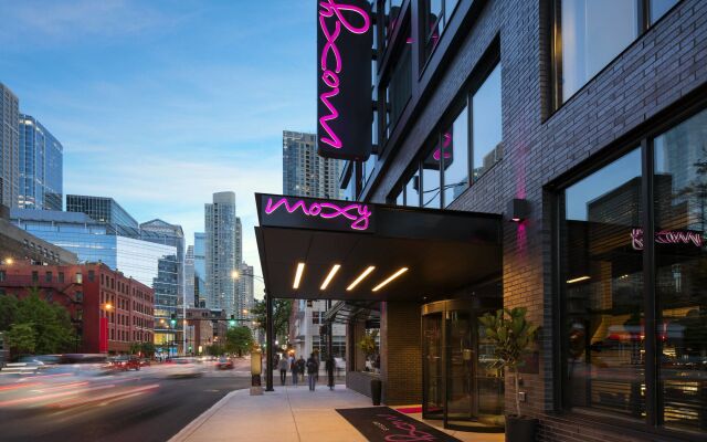 Moxy Chicago Downtown