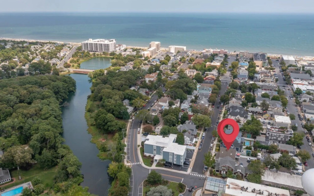 Coastal Condo Close to Beach & Entertainment