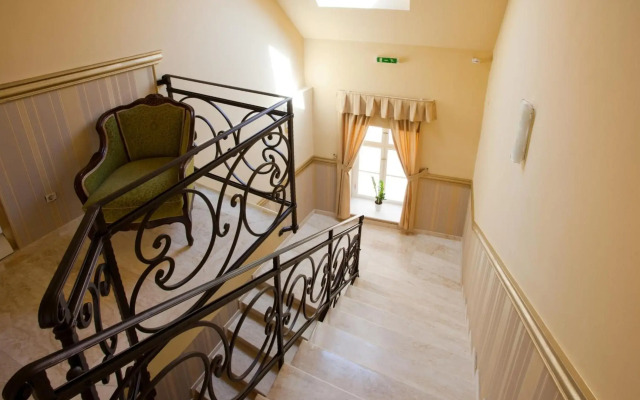 Barokk Hotel Promenád Gyor