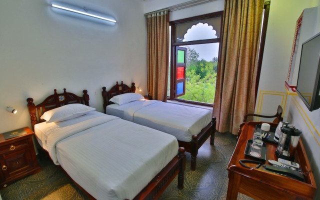 Fabhotel Shree Villas