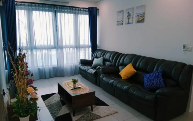 Preferred30 3R2B 7pax Meritus Perai – Hotel Rooms – Perai