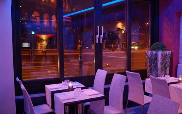 Royal Art Café
