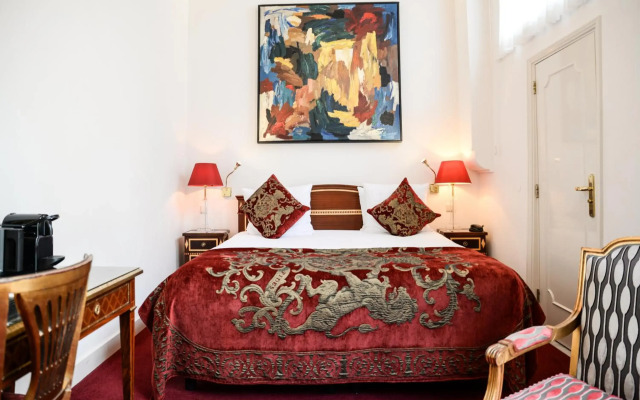 Ambassade Hotel