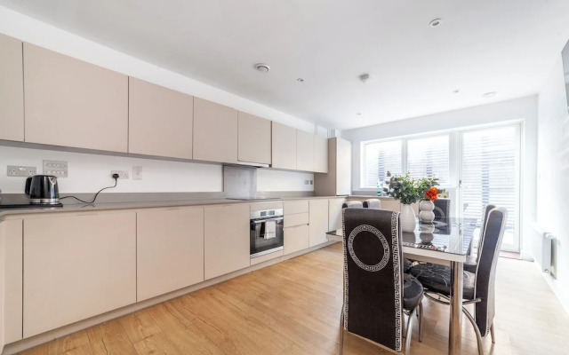 Stunning 5 Bedroom Retreat London