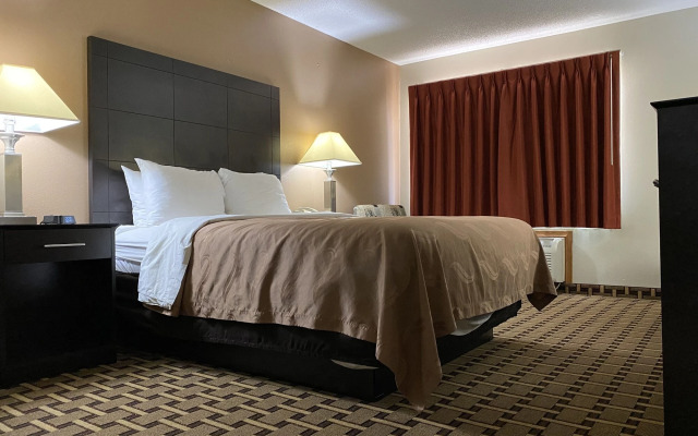 Quality Inn Morton at I-74
