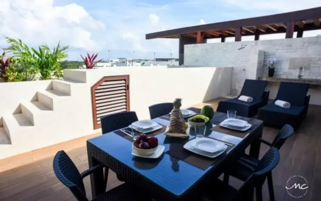 Blue Luxury La Veleta