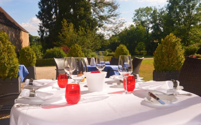 Château De Vault De Lugny